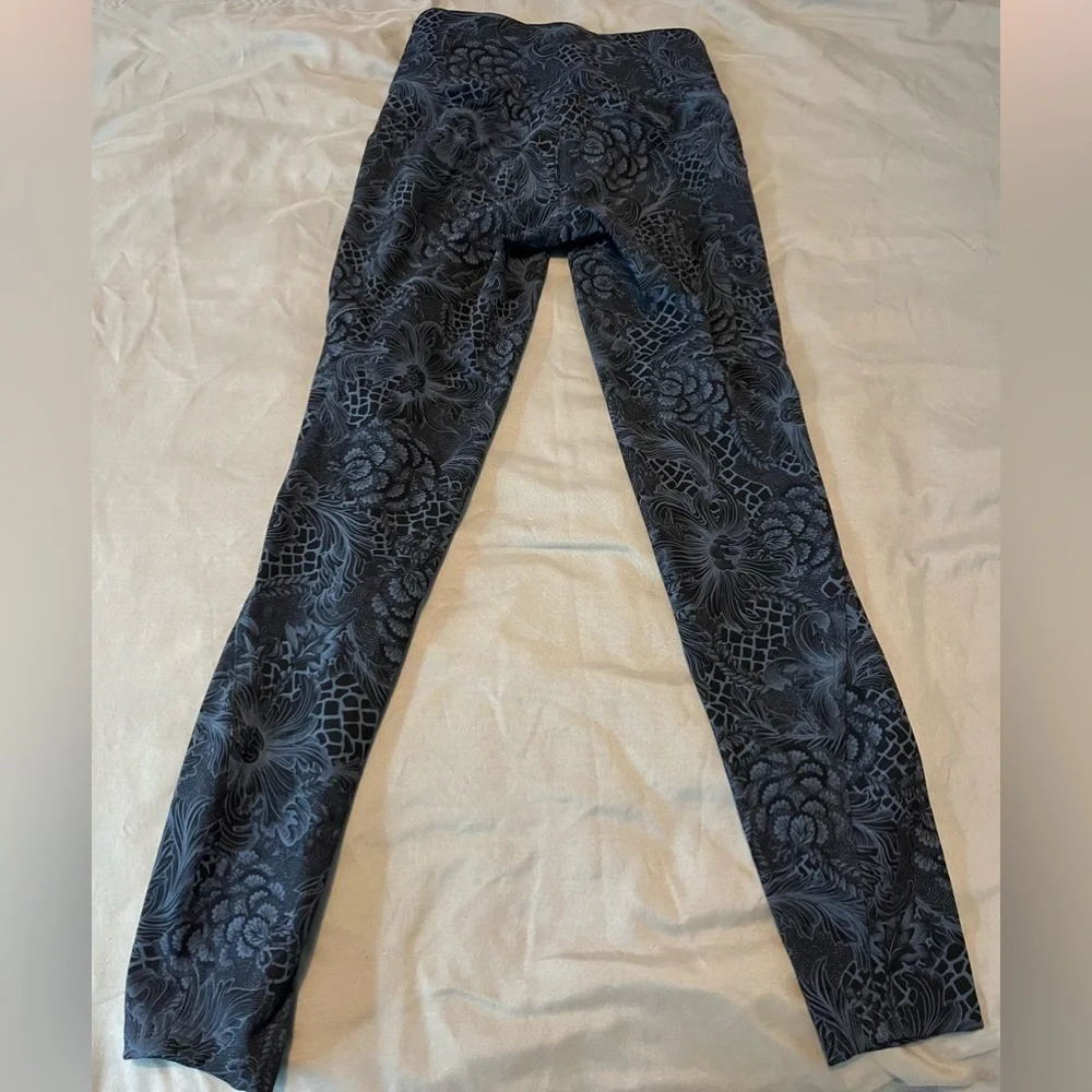 Lululemon Run On Tight (25